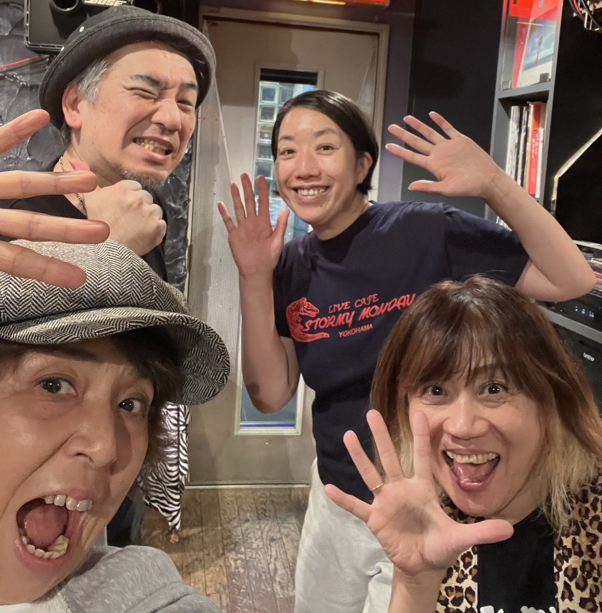 tamura_naomi's tweet photo. アコースティックGIMME FIVE🖐️
vo田村直美gt長井ちえgtMOTO
濃くて〜楽し〜旅でした
たくさんサンキューするはずが　たくさんもらって帰ってきました
お店の皆さま、ちえりん,もっちゃん39
また行こー
9/19.20名古屋LaidBack
21京都AKKUN'S
23香川Nomad 
24大阪music bar S.O.Ra. 
27関内STORMY MONDAY https://t.co/9BCZN1nSPg