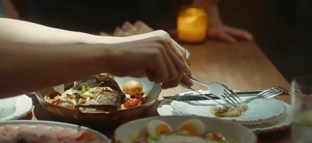 devielvina's tweet photo. Flora bilang mau makan ikan, dia ajarin cara mancing, dikopekin pula duri ikannya buat flora 🫠
Luke ini aslinya yg ngajarin flora mandiri, gak bergantung sama org, kalo mau sesuatu ya effort dulu. Makanya pas putus flora bisa survive tapi dia yg oleng 🤣

#TheEarlySpring https://t.co/RG6Wuabdsg