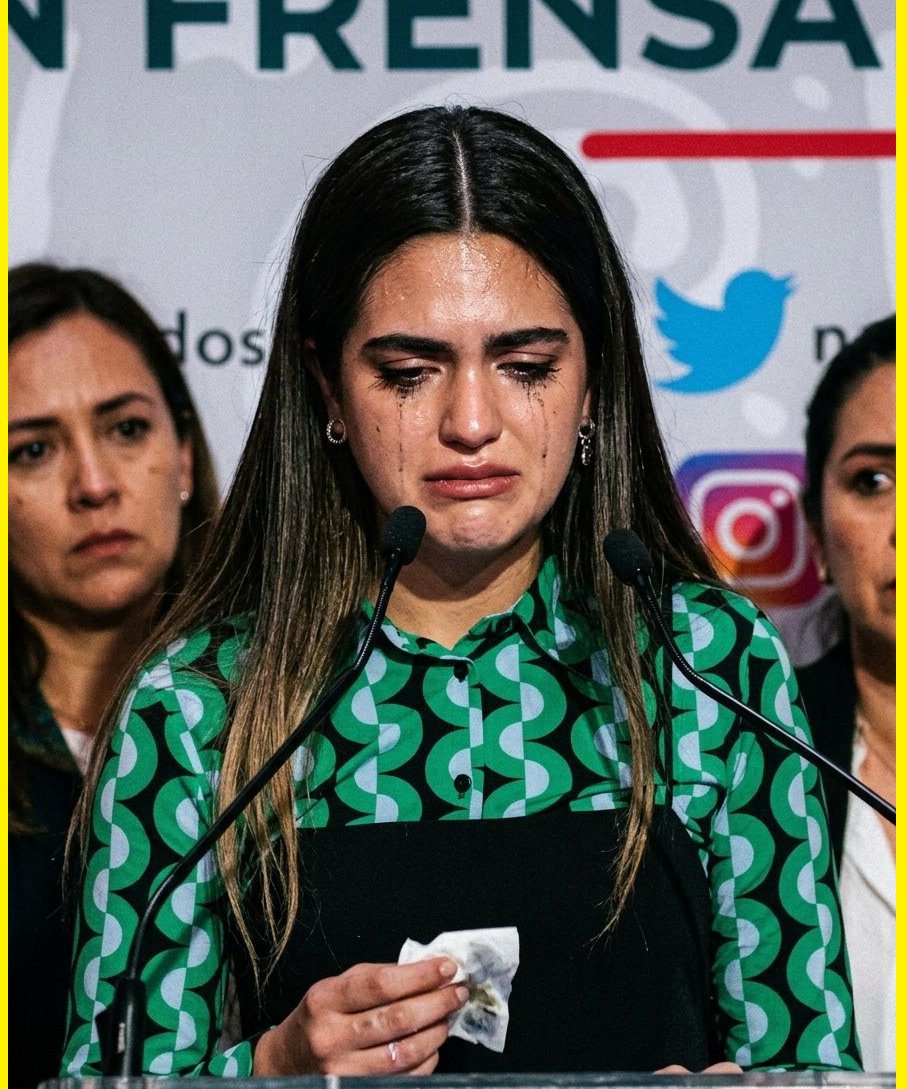 edubacio's tweet photo. .
Luego de que NO fue designada como "Candidata a la Gubernatura".  Andrea salió a dar una conferencia de Prensa, donde dice que Rompe con la Barredora y que 𝑪#(/&amp;%$ su madre Adán, que jamás se las volverá a "𝒅𝒂𝒓",  (no se a que se refiere,  ¡¡pero así dijo!!) https://t.co/M0nqZr7lB2