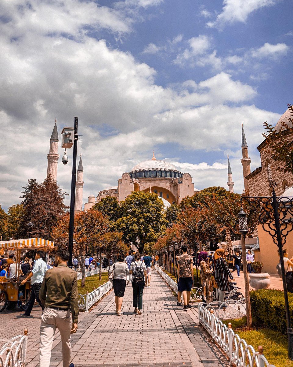 yolix14's tweet photo. Istanbul vibes 🕌 #throwback #throwbackthursday #istanbul #turkey #vacation #picoftheweek #lightroom #goodvibes #momentsofmine #life #wanderlust #moodygrams #instagood #instatravel #explorepage #explore #exploretheworld #hagiasophia https://t.co/z0KLcdz5bK