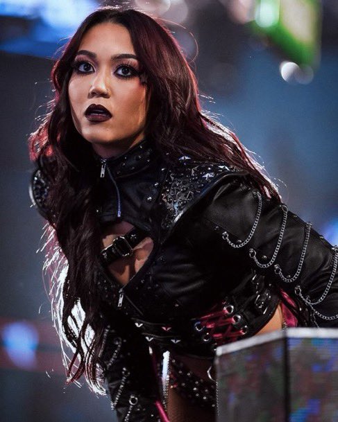 roxyspoprox's tweet photo. MITB Winner 🔜

#NewProfilePic https://t.co/9pYbQd5dBL