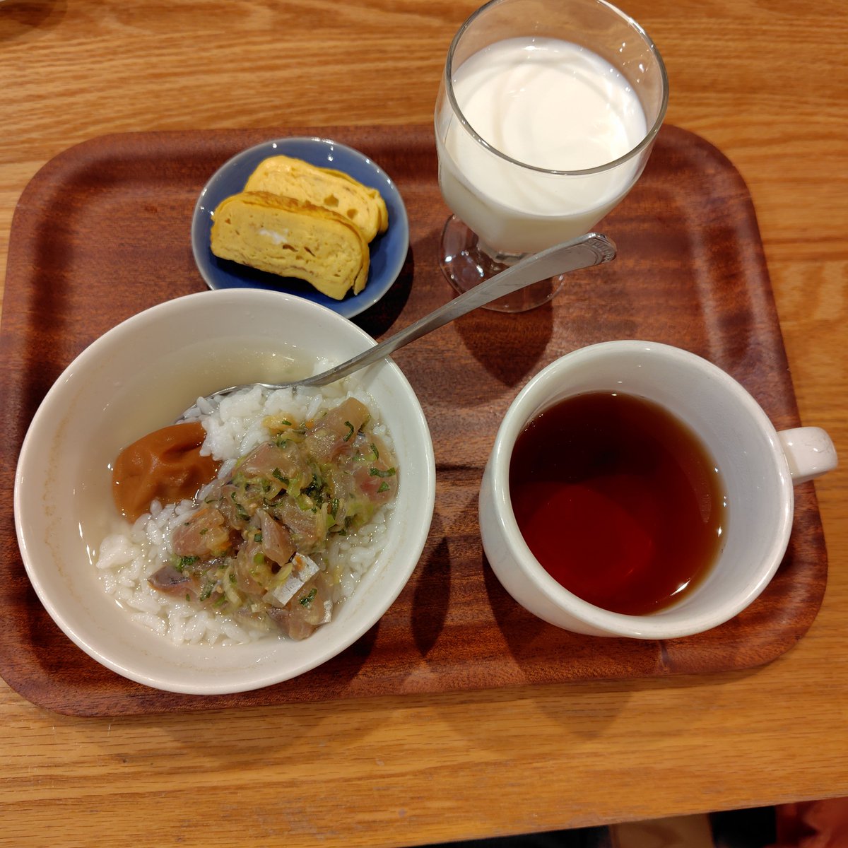 sachi5mot's tweet photo. ✥昨日の夕飯
ポトフ
チキントマト煮
かぼちゃ鶏そぼろ
✥朝ごはん
アジのタタキ茶漬け
卵焼き
牛乳
紅茶
✥お昼ごはん
豆乳
トースト（チキントマト煮）
ポトフ
レンチン卵😋

お昼ごはん食べるのに1時間😂
（早食いを直すようにと��ことで🏥）

#おうちごはん https://t.co/kBgE0hLYbI
