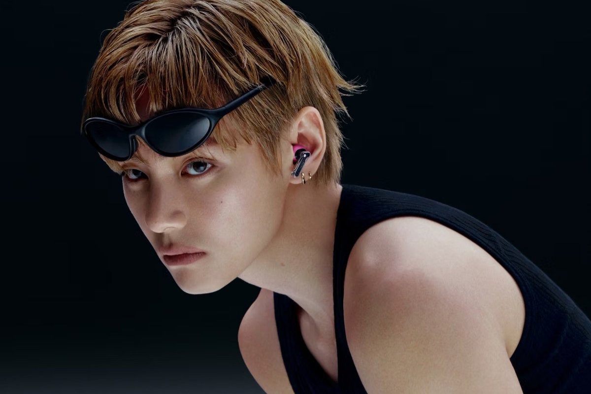 Kpop_Herald's tweet photo. .@bts_bighit’s V has been named global brand ambassador for tech company Nothing.🎧 

V, long celebrated for his artistry, is seen as a fitting ambassador for Nothing, which emphasizes creativity and innovation. 

Having proven his brand power through past collaborations, V is expected to make another strong impact with the partnership.

#BTS #V #Nothing