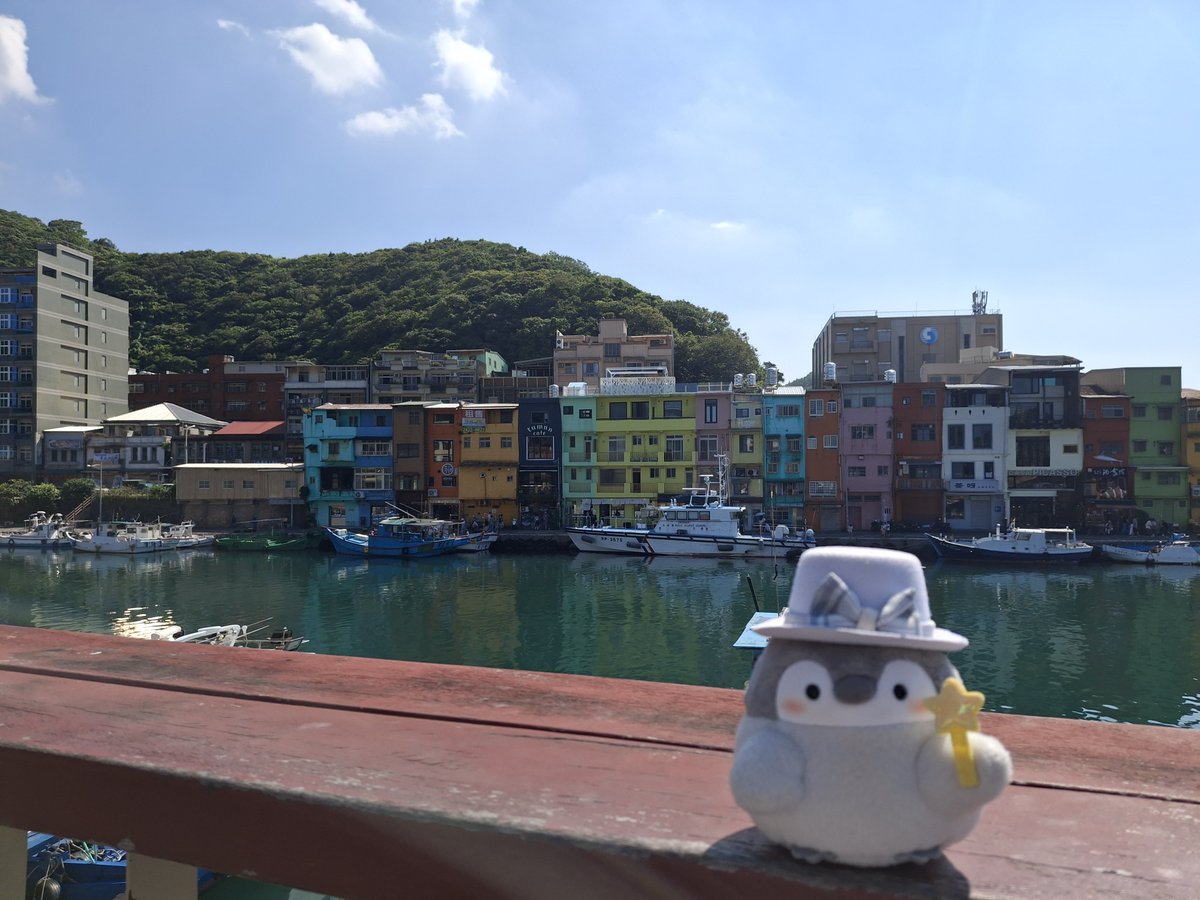 penguinfry39's tweet photo. 初めて正濱漁港へ行きました
カラフルなハウス
ひんやりコーヒーターム☕
しましまのおさかなさん

熱くてめまいから、写真うまくとれませんでした https://t.co/RStrauuFIn