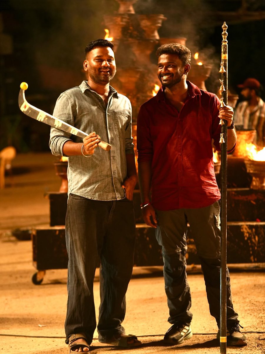 Suro_pov's tweet photo. tamizharasan pachamuthu went to the #Seyon set just to copy scenes from seyon to give a hit for dhanush #D56.

all the best da dummy @dhanushkraja. https://t.co/HM4RJX8lDD