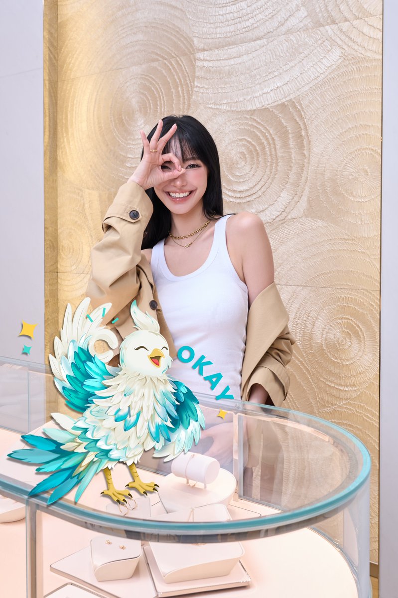 mintmag_th's tweet photo. สดใส! เสิร์ฟภาพสาว ‘จิงจิง ยู’ ร่วมเปิดตัวสติกเกอร์ไลน์คอลเล็กชั่นพิเศษ ได้แรงบันดาลใจจากคาแรกเตอร์สุดน่ารัก นับเป็นการเปิดตัวสติกเกอร์ไลน์อย่างเป็นทางการครั้งที่ 3 ของแบรนด์ เปิดให้ดาวน์โหลดตั้งแต่วันนี้ - 27 พฤศจิกายนเพียงเพิ่มเพื่อนใน LINE Official Account ของ Tiffany & Co. ที่ @tiffanyandcoth💚

#Jingjingyu
#Tiffanyandco
#MintNews