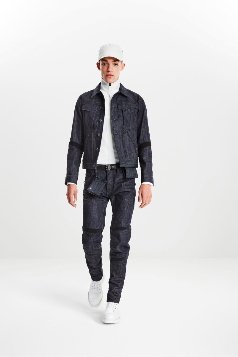 DorindaKosicki's tweet photo. Got an old denim jacket Trim the sleeves and add hand-stitched patches—now it’s a trendy cropped piece perfect for casual outings!， https://t.co/TVjXFUMDFk
