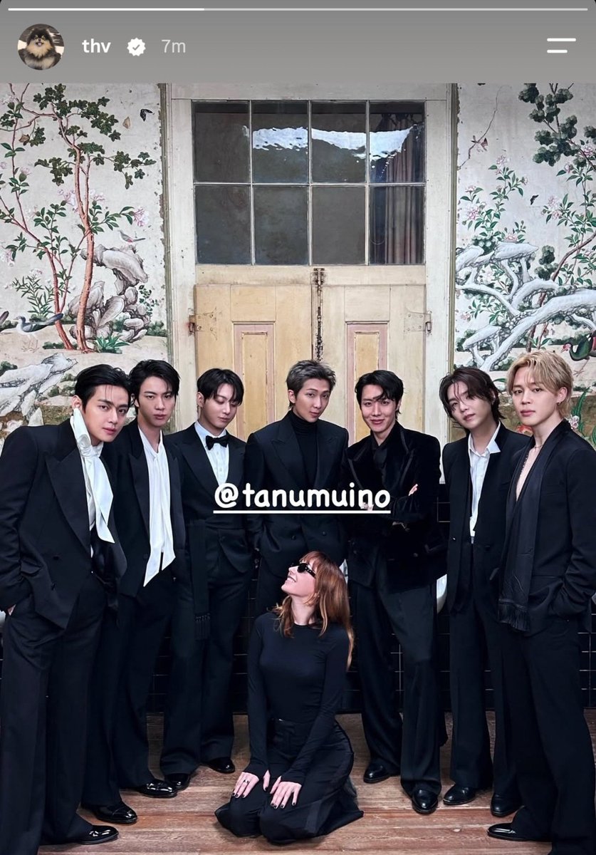 polarnight613's tweet photo. I love how Taehyung stood up for the director after she was bullied to delete the post.

remember when Han Kang, a author famous for exploring female autonomy, patriarchal oppression, was getting hate from incels for winning noble prize and Taehyung celebrated her win openly. https://t.co/ArpAx07Zyl