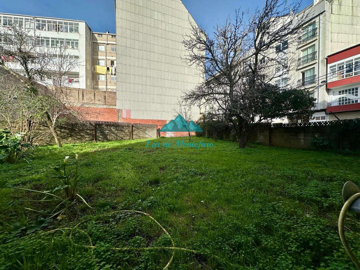 lardemontefaro's tweet photo. Ponemos a la venta este espectacular solar, con 435m2 en pleno ensanche de Ferrol, lo que permite la construcción de mínimo 18 viviendas.
Tiene orientacion Este-Oeste ,es terreno plano, en calle totalme...  https://t.co/UOgF4QAMQb https://t.co/Yp2oDAlpZL