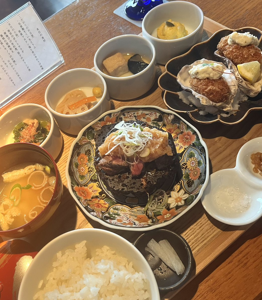 komayuriko's tweet photo. 雨でランチもお店が混んでなくて嬉しい☔️ https://t.co/UpfYenXkip