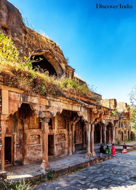 gssjodhpur's tweet photo. The historic Ginnorgarh Fort has been added to India’s @UNESCO Tentative List.

A remarkable fortified capital associated with the Gond rulers, Ginnorgarh reflects indigenous traditions of governance, defence, architecture and water management.

Its massive fortifications, palatial remains, stepwells and reservoirs tell the story of a distinctive and important chapter of India’s tribal heritage.

Every community, every region and every tradition has a place in India’s heritage story.
