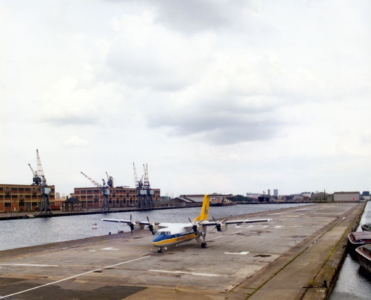 UKBorderWatch's tweet photo. A Dash 7 landed on east London’s closed docks

On 27 June 1982,pilot Harry Gee landed Brymon’s Dash 7, an airliner built for short runways, at Heron Quays to prove a Docklands airport could work.

The plaque remains; London City Airport opened downstream in 1987. https://t.co/bCRfllbhit