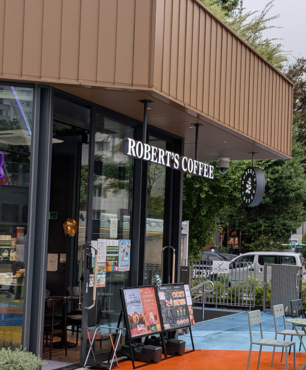 greengrapetea's tweet photo. ずっと行きたかったMonmouth TeaとRobert's Coffeeに行って来ました！ミルクティーとシナモンロールめちゃ美味しかった・・・また行こう(⁠ ⁠◜⁠‿⁠◝⁠ ⁠)⁠ https://t.co/EniMqcmX6o