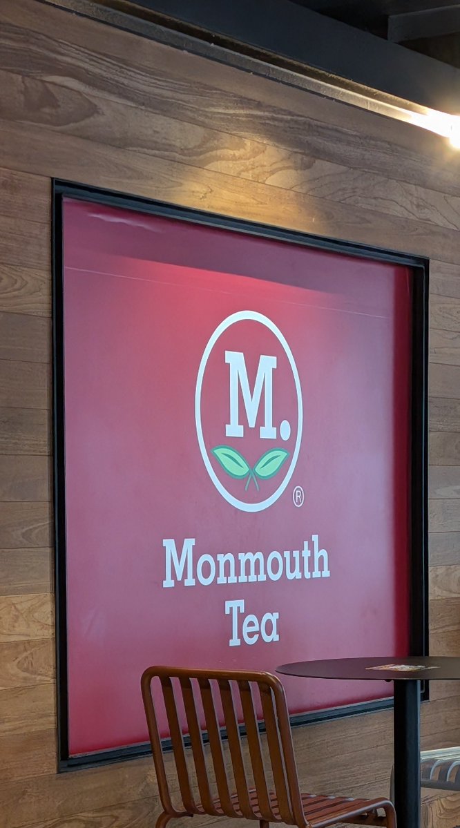 greengrapetea's tweet photo. ずっと行きたかったMonmouth TeaとRobert's Coffeeに行って来ました！ミルクティーとシナモンロールめちゃ美味しかった・・・また行こう(⁠ ⁠◜⁠‿⁠◝⁠ ⁠)⁠ https://t.co/EniMqcmX6o