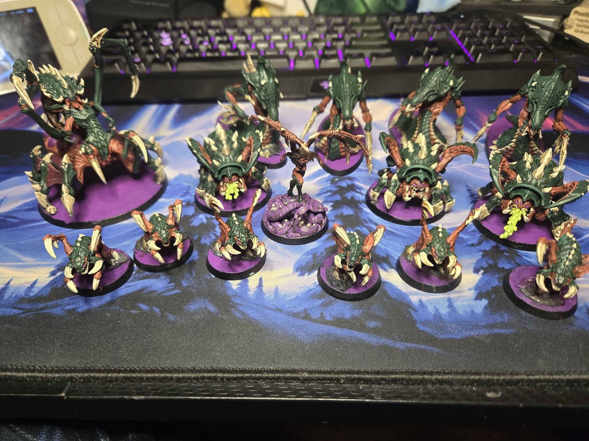 SadkielGaming's tweet photo. #sctmg
First foray into a miniature game, building and painting. A lot of online tutorials and research has given me a paint job that I have been very happy with.

A lot more Zerglings to go among some other units still. https://t.co/wNlRmlZMz0