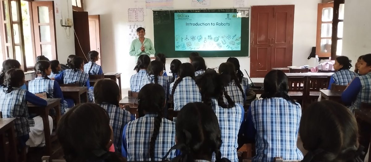 AcicMiet's tweet photo. Workshop/Seminar 28/09/2026 : One day workshop done on Robotics to the students of Kanohar Lal Krishna sahai Girls inter college MEERUT (U.P.)
#acicmiet #atlinnovation #MIET
@AIMtoInnovate @NITIAayog https://t.co/vsO3Ud3aJA