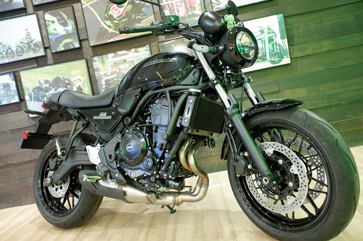 p_chigasaki's tweet photo. 皆様、こんにちは。
カワサキプラザ茅ヶ崎です。
2027年モデル「Z650RS Black Ball Edition」ご案内可能です。
Z900RSで人気のカラーリングが、Z650RSで発売されました。
実際に跨っていただくことも出来ますので、ご興味のある方はぜひご来店ください。
#カワサキプラザ茅ヶ崎 #z650rs #乗るカワサキ https://t.co/O2qW3rThJ7