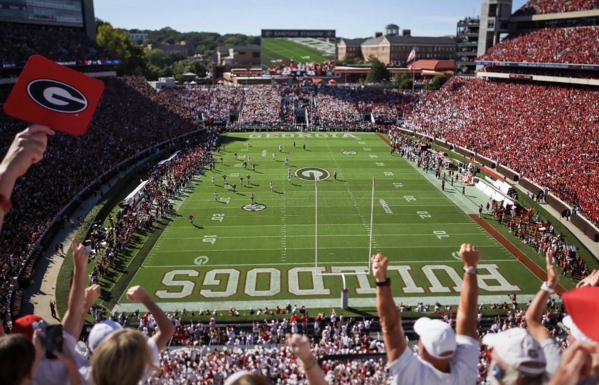 ajhunteringress's tweet photo. 🚨 LET’S TALK RECRUITING 🚨

C/O 2027, 2028, 2029 &amp; 2030!

Want to get your film in front of Georgia Football? 🏈🔴⚫️

COMMENT “FILM” • RETWEET DM US

We’re looking for playmakers to evaluate. Coaches &amp; Parents reach out!

#GoDawgs #GeorgiaFootball #UGA #CFB #FootballRecruiting https://t.co/xQyqEp1fEn