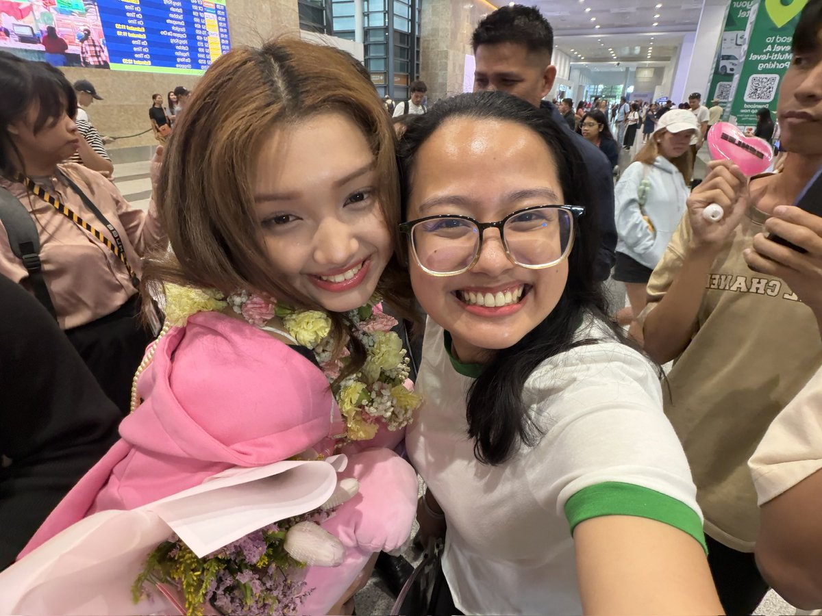 jasminebondoc30's tweet photo. Supporting this girl, forever! Love you, Gehl! 💗

WELCOME HOME GEHLEE
#PeoplesPrincessGehlee
#GehleeArrivesPH
#GEHLEE #GEHLEEDANGCA https://t.co/wbz4TRbFW4