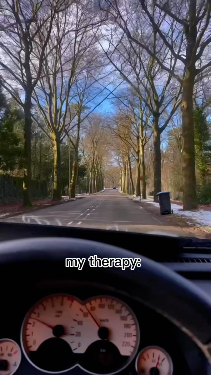 ____omfg____'s tweet photo. My therapy: driving. https://t.co/HoaZL3G9HV