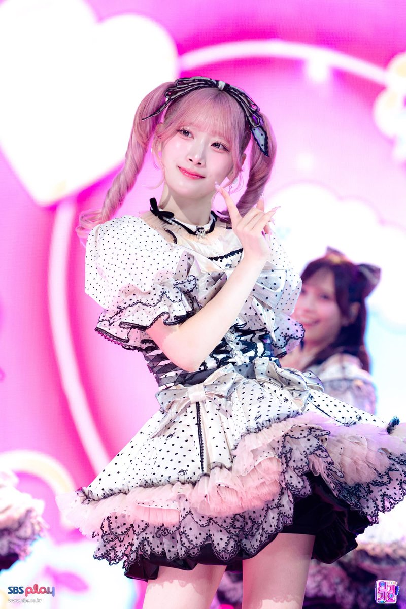 Akarishinshin's tweet photo. 韓国でビジュが大爆発してるきあらﾁｬﾝ

#齋藤樹愛羅 https://t.co/9MdA9yEFUo