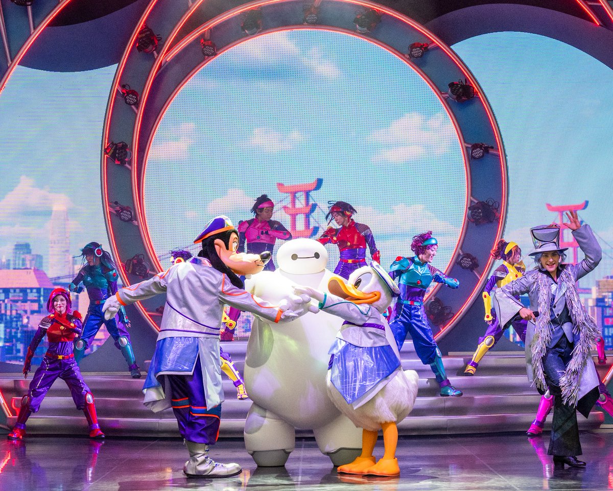 MezzoMikiD's tweet photo. 東京ディズニーランド
「ショーベース」の新ショー
「The D-Groovationz4 Live: Happy! Funky! Groovy! Tour」
ステージショーにベイマックスが初登場☆ https://t.co/GUqssGVNc8