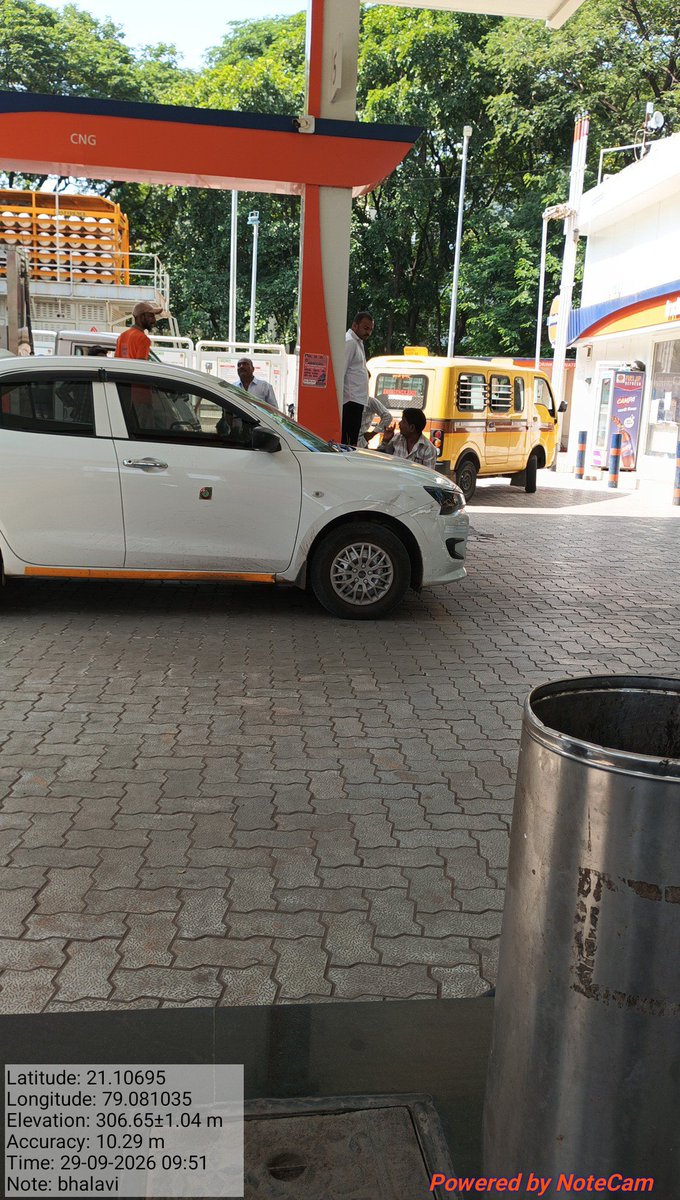 Suresh70737382's tweet photo. @IndianOilcl @IOC_Maharashtra 
Narendra nagar nagpur maharashtra petrol pump, They refused to sell me oil at this petrol pump. The staff does not speak politely. https://t.co/RIQInbIEId