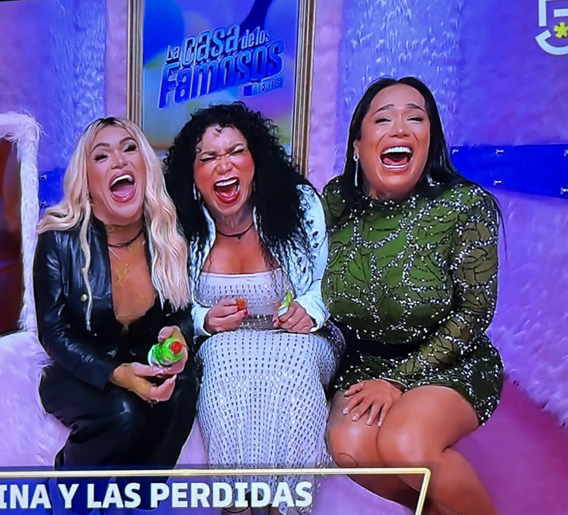 grossellaaa's tweet photo. Karol G, Charli XCX y Tyla en television nacional https://t.co/I4YtvLXeYv