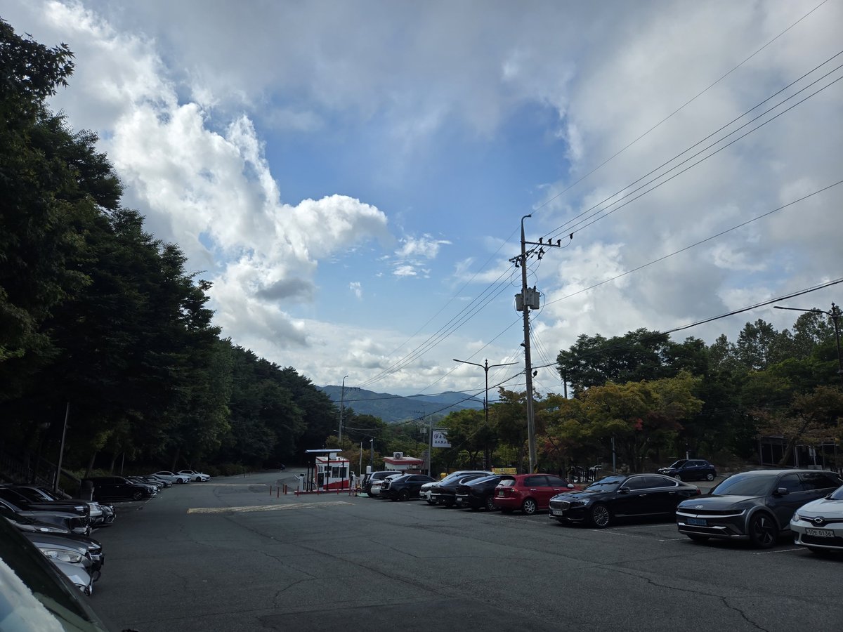 geonyun11's tweet photo. 登山が終わって昼食、カフェで締めました！！！ 今日もお疲れ様でした！！！

​#登山 #山登り #日常 #今日の日常 #日常記録 #今日の出来事 https://t.co/2qAD3n7tXe