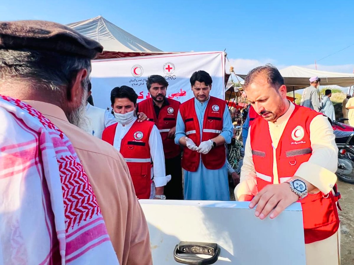 prcsma's tweet photo. Ready to Respond, Ready to Serve
During the Tableeghi Ijtima in Khar, Bajaur, @PRC_official ERT volunteers with support from @ICRC, provided timely first aid to people who were injured or fell ill during the gathering.
@ICRC_Pakistan
#ICRC #FirstAid #EmergencyResponse https://t.co/iF0UiT9g5t