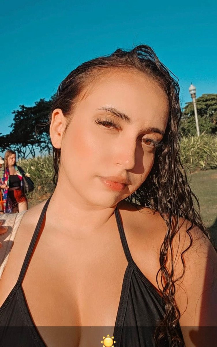 Dudesdudy's tweet photo. Cuck submitted Brunna from Brazil. Its his cousin and this is a special one because he included her socials, they’ll be in the replies. Go hit her up! 

#cuck #irl #submission https://t.co/Gwrbvd2o9n
