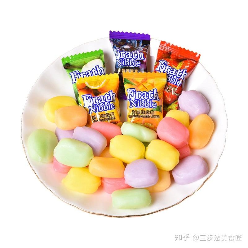 MaoFerriogv's tweet photo. Sharing my late-night snack stash! Chewy fruit gummies + crispy rice crackers = ultimate comfort combo  Tag a friend who’d crash your snack session! https://t.co/LTz7GlwgvU