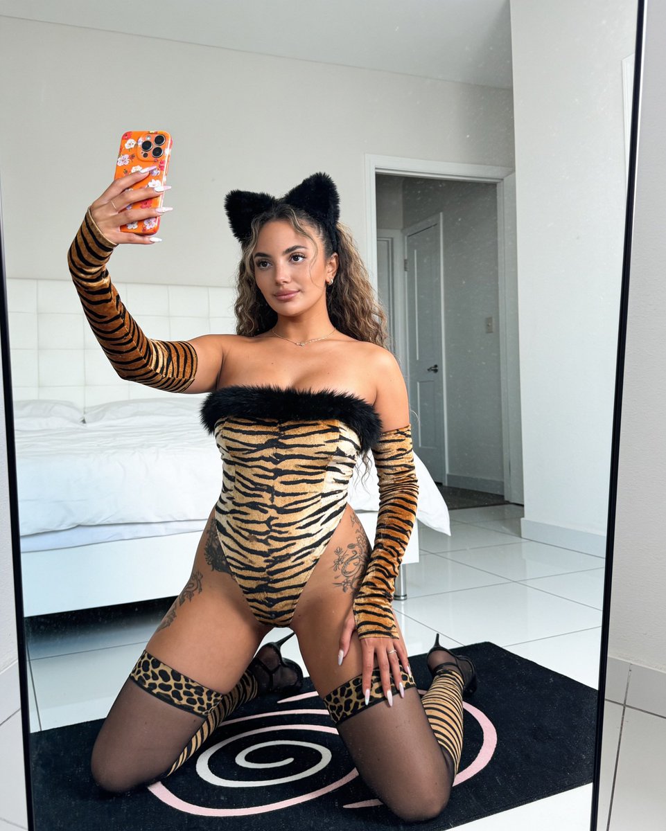 nikaobsession's tweet photo. Wanna play? 🐾 https://t.co/zSUXUvTS1g
