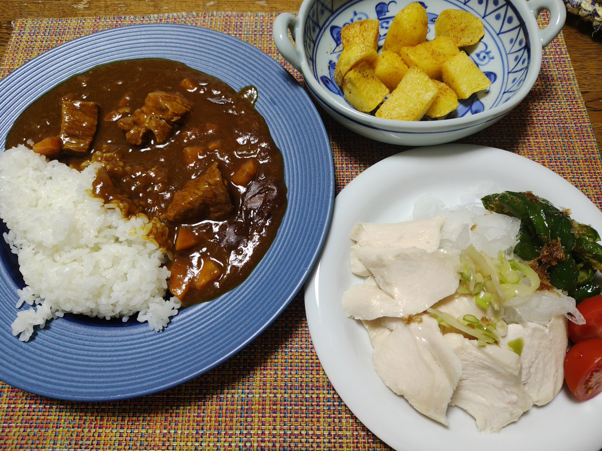 Albedolab2019's tweet photo. カレー
#おうちごはん #X家庭料理部 #自炊 #食事記録 #飯テロ #グルメ #ランチ
【PS】
珍しく外にでて
スーパーの焼き芋を購入したら…
ちょっとちょうだいと言われて
結局 2/3 消えた 泣
自分たちの人数 考えてよ…
https://t.co/dXwiQ7HkQk https://t.co/KCr9k9mWhg