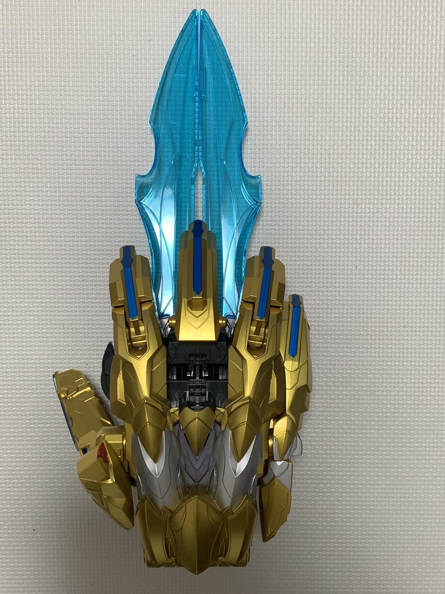 ark_no_isi's tweet photo. テガソードMEMORIAL EDITION届いた！
塗装めっちゃ綺麗やしやっぱりデカいから楽しいw
＃ゴジュウジャー https://t.co/WGAXZ48vwu