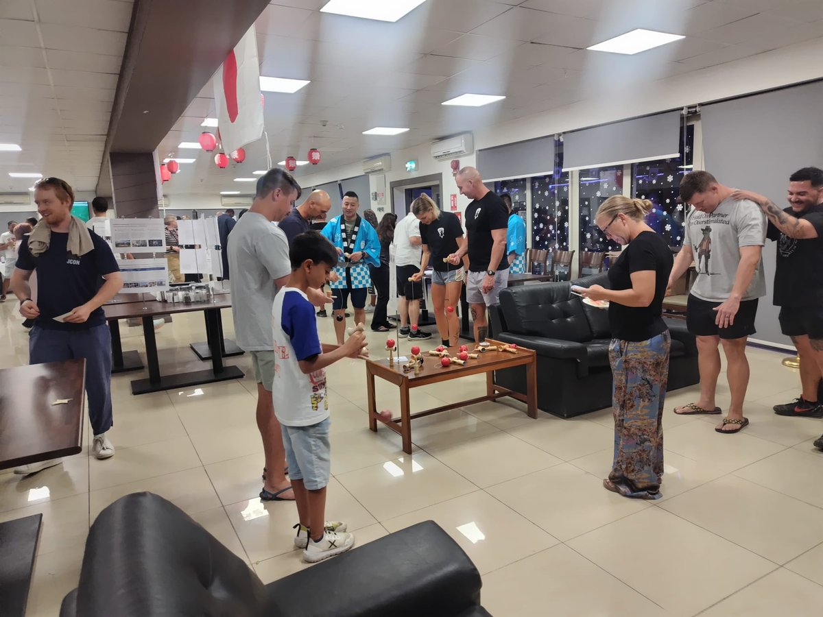cao_pko's tweet photo. Recently, we held a Japanese cultural event at MFO South Camp 🇯🇵 Participants from many nations tried yukata 👘, yo-yo fishing and target shooting 🎯, and sampled sushi and other Japanese foods 🍣. The venue was full of smiles and energy!
#Egypt #MFO #JGSDF #GSDF #JSDF https://t.co/FJrdDdvfn2