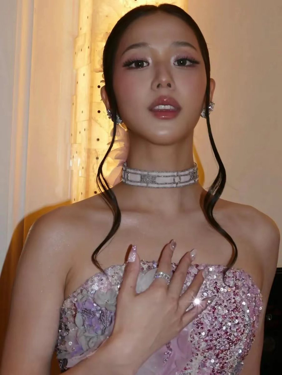 Shumon718's tweet photo. 我婆娘💜

#JISOO https://t.co/LELLkc2Z9I