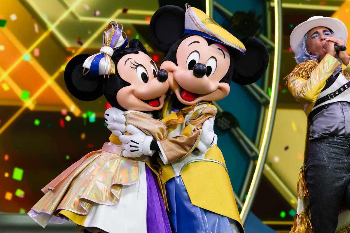 AnimeAnime_jp's tweet photo. 東京ディズニーランドで新ショー始動！
ライブパフォーマンスで贈る豪華ステージ！【現地レポ】

▼撮り下ろし写真もたくさん📸▼
https://t.co/6uCY3IEA9t

#ディズニー #ディズニーランド
#TDL #トゥモローランド #ショーベース https://t.co/1pj0X9Kbyi