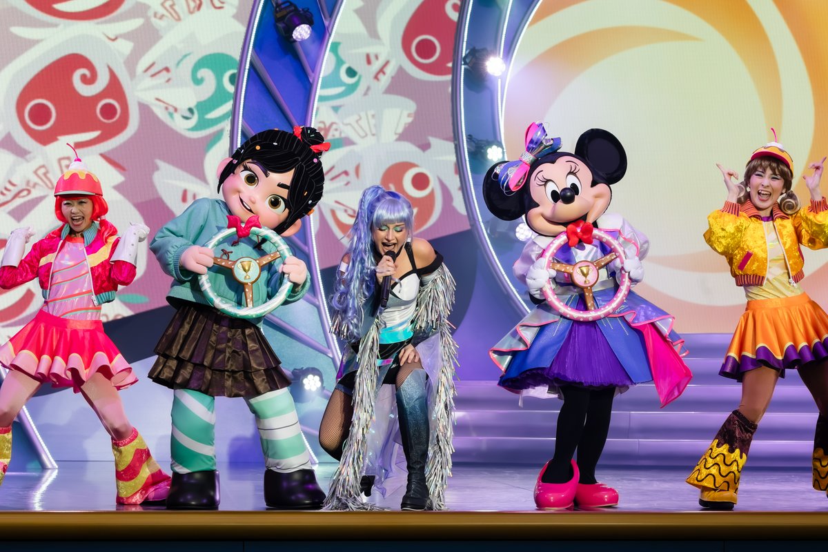 AnimeAnime_jp's tweet photo. 東京ディズニーランドで新ショー始動！
ライブパフォーマンスで贈る豪華ステージ！【現地レポ】

▼撮り下ろし写真もたくさん📸▼
https://t.co/6uCY3IEA9t

#ディズニー #ディズニーランド
#TDL #トゥモローランド #ショーベース https://t.co/1pj0X9Kbyi