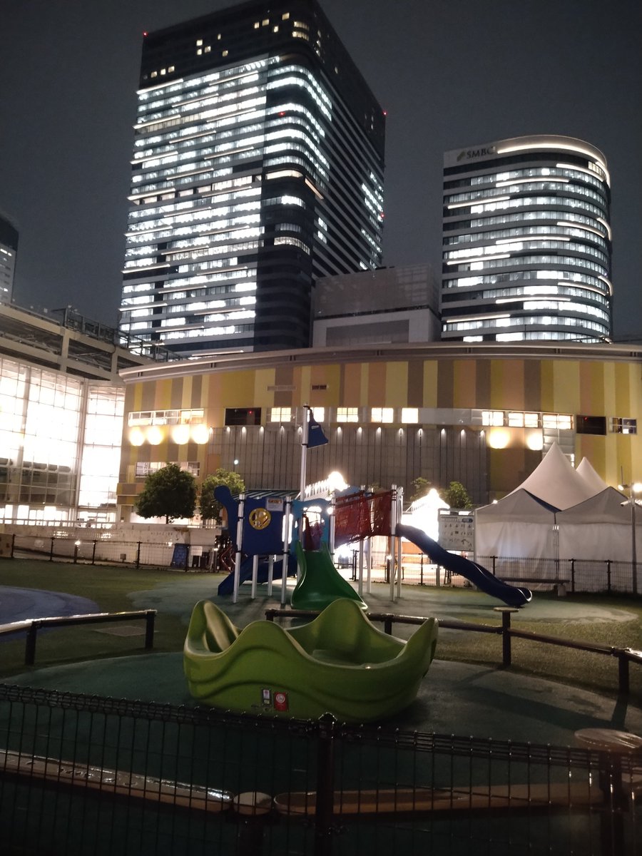 Phoenix1260's tweet photo. 1年ぶりに豊洲行ったけどかつての面影なくなってた。 https://t.co/0huqKlnhNg