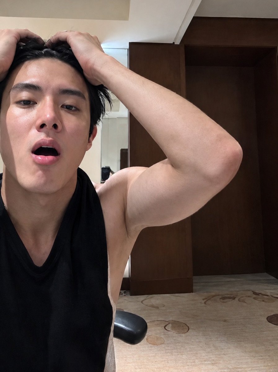 juyunism's tweet photo. THIS ERIC WITH HIS PITS OUT OUH 😮‍💨🔥 https://t.co/HQnKs4YvNQ