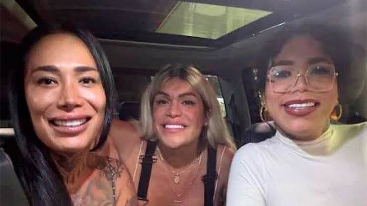 madspinkis's tweet photo. Quién diría que por un video donde estaban perdidas terminaríamos viendo triunfar a cada una, llegar tan lejos y hasta verlas en televisión. Y ahora que también se le dio la oportunidad a Karina, amo ver toda la visibilidad que están teniendo. Qué bonito ver hasta dónde llegaron.💗