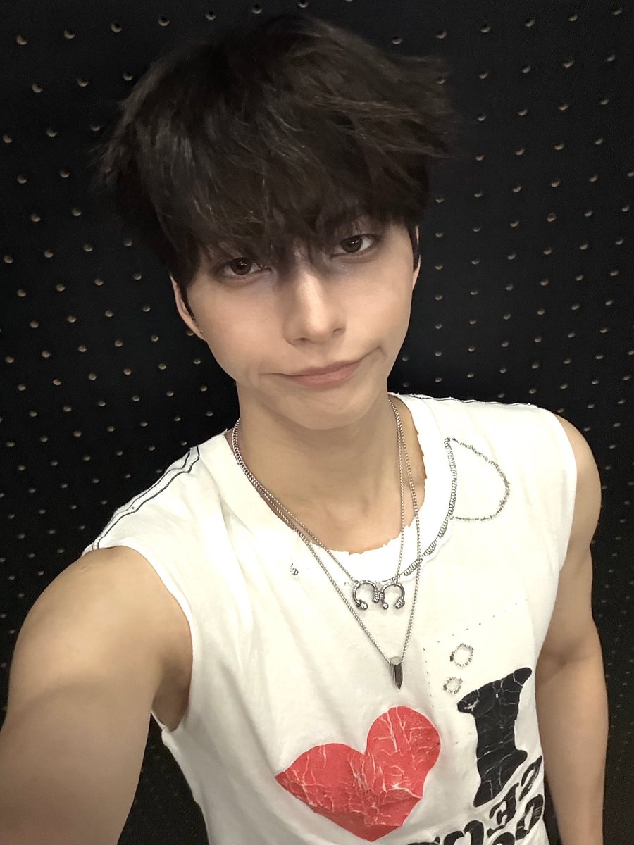 odechhichi's tweet photo. #katasumi
🦊 📷x19
🦊 hehet
🦊 teasing ala oh seungmin

19 FOTO😇😇
btw ini foto2 yang dia salkir semalem🤭🤭 https://t.co/Lp1nddiJhj