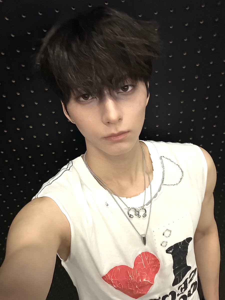odechhichi's tweet photo. #katasumi
🦊 📷x19
🦊 hehet
🦊 teasing ala oh seungmin

19 FOTO😇😇
btw ini foto2 yang dia salkir semalem🤭🤭 https://t.co/Lp1nddiJhj