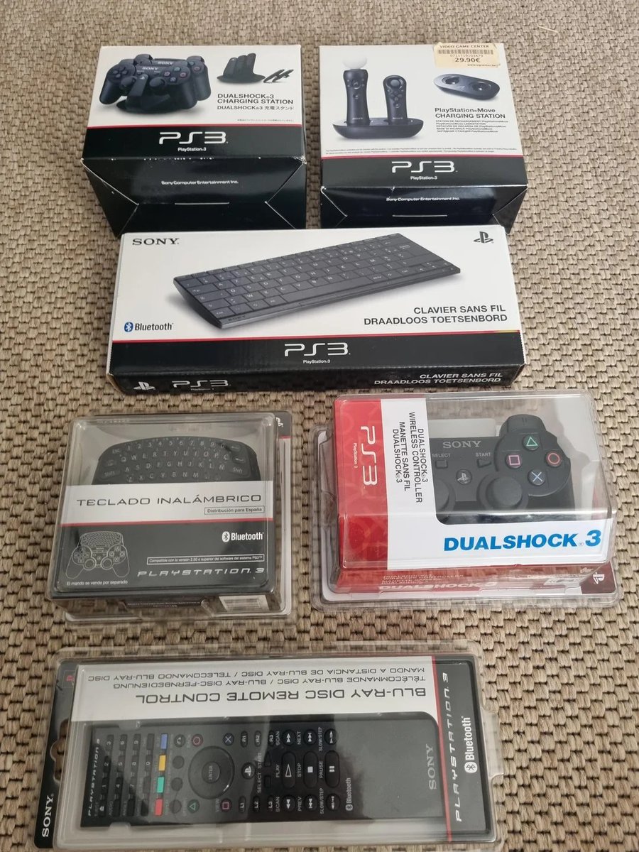 RPM_PlayStation's tweet photo. The PS3 had a lot of accessories https://t.co/rrxY3twZwe