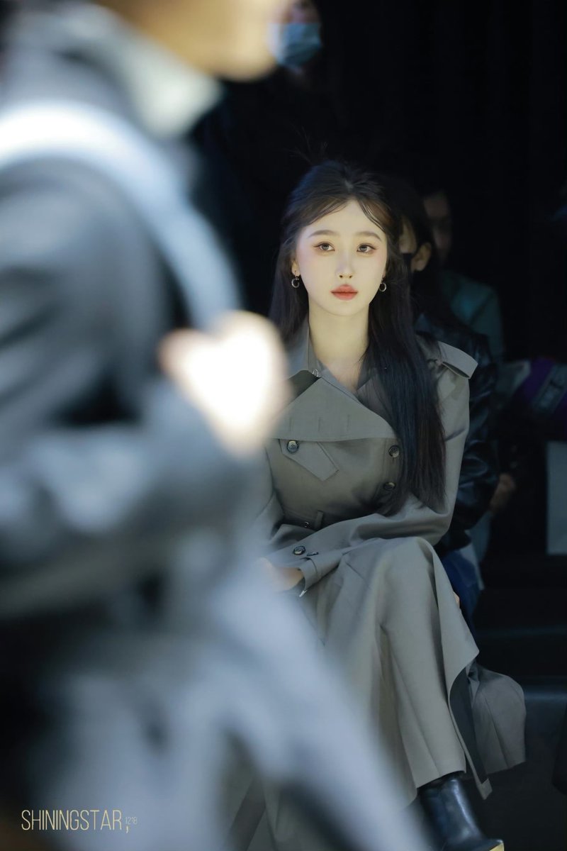 Bemamxowz's tweet photo. our girl is so stunning ♡ https://t.co/orVoevDKS6