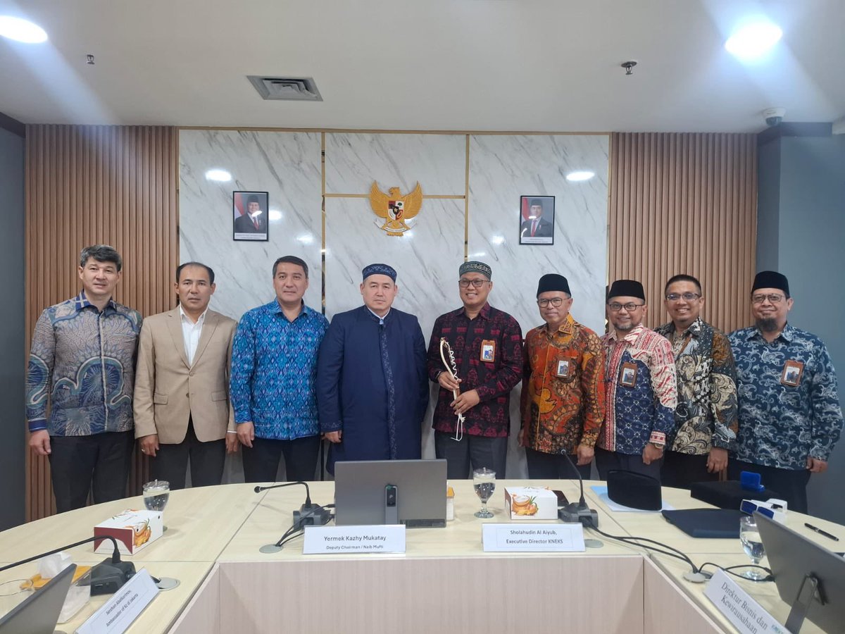 EmbKaz's tweet photo. On 24-26 September 2026, the Kazakh delegation consisting of Ermek Haji Mukatay, Deputy Supreme Mufti of Kazakhstan, and Aibek Atashev, Director of "Halal Damu" company, participated in the "Halal Indo 2026" exhibition and the International Conference of Grand Imams in Jakarta. https://t.co/veYc98aNie