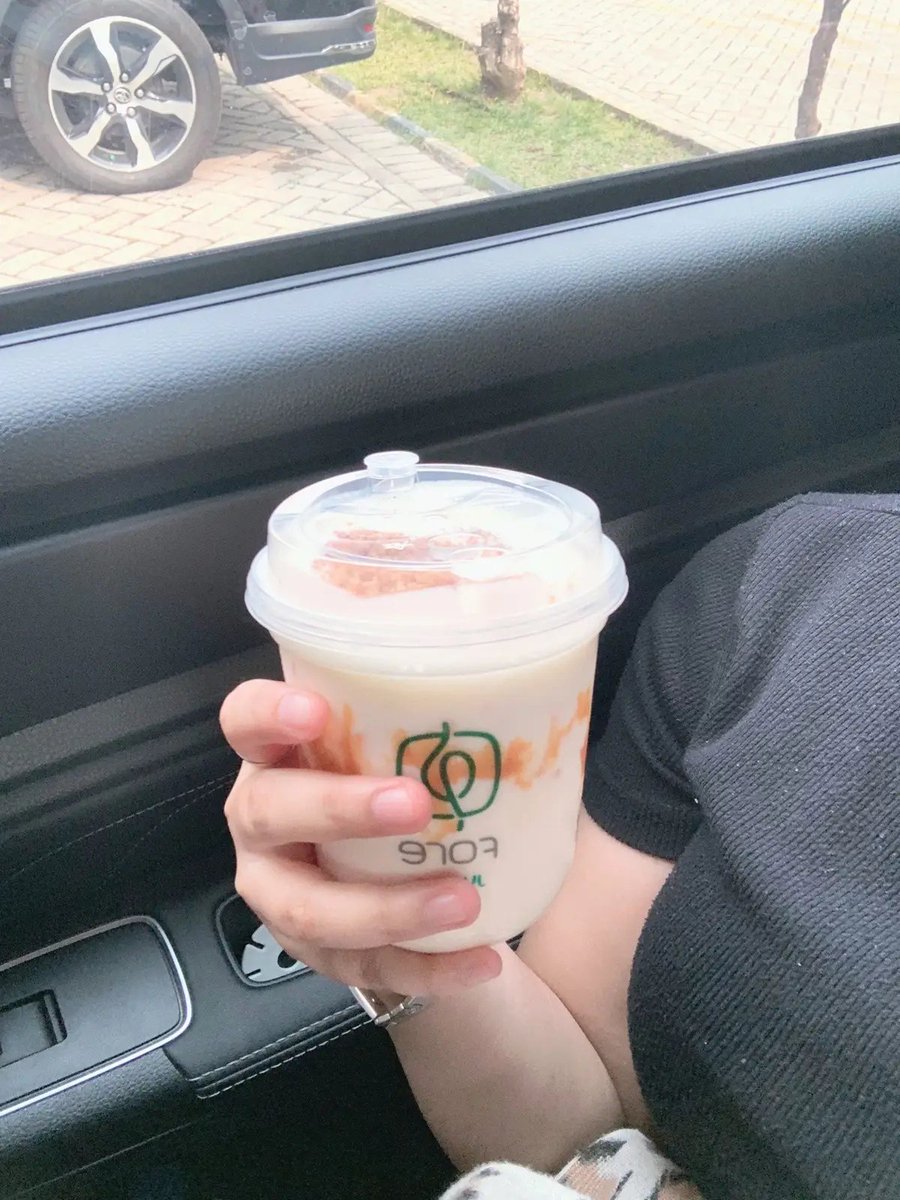 helloinezz's tweet photo. selayaknya anak muda "ngopi" di siang hari. https://t.co/Vp3TrzlQzY