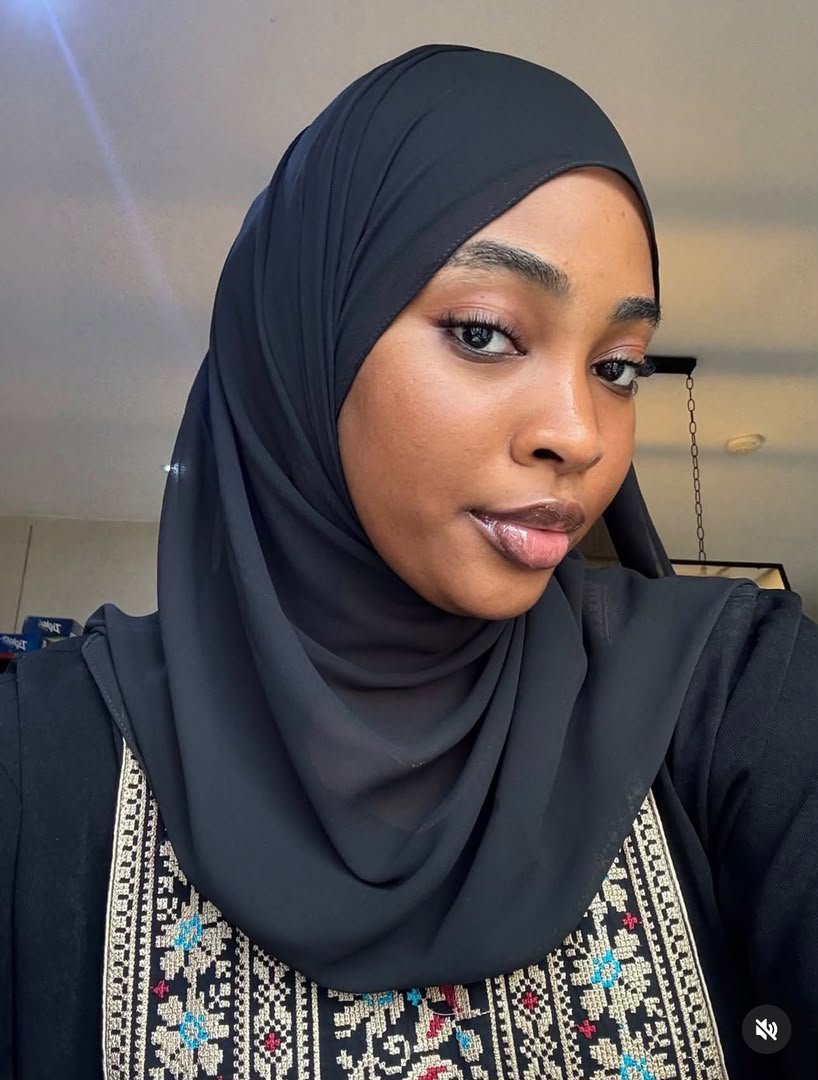Rumaah73o's tweet photo. My WhatsApp number is 
+234704 483 8483 https://t.co/A2Xf01OaKm