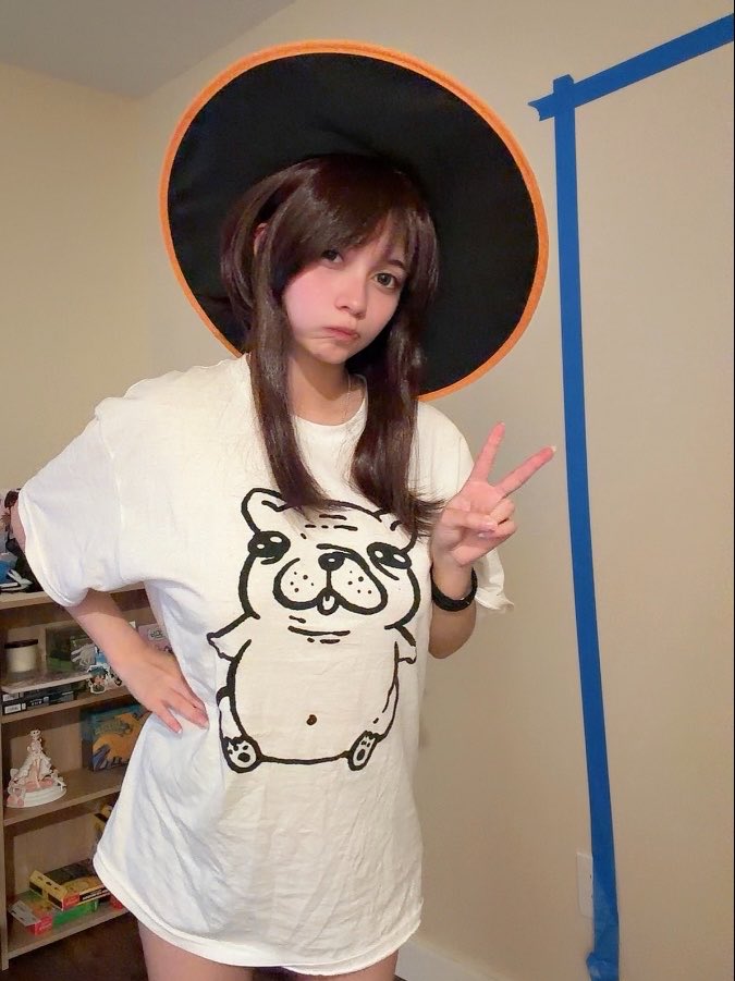 x_yz000's tweet photo. who fw my shirt? https://t.co/D5D3kt9vpm